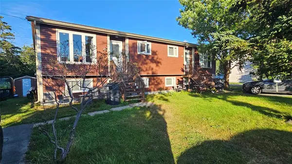 72 St Thomas Line, Paradise, NL A1L 2M1