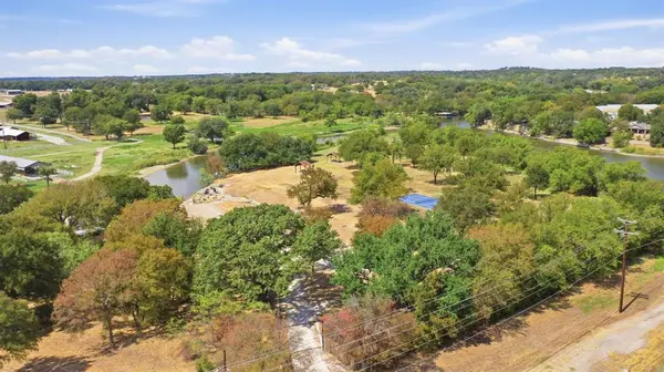 3201 Lucky Pepper Drive, Cresson, TX 76035