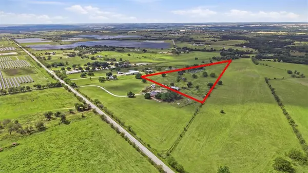 15795 Flow Rd, Decatur, TX 76249