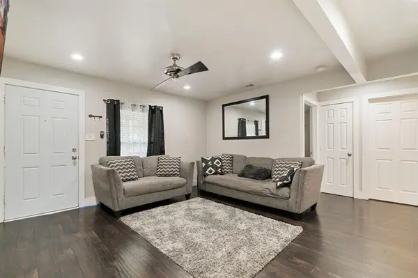 1506 E Waco Avenue, Dallas, TX 75216