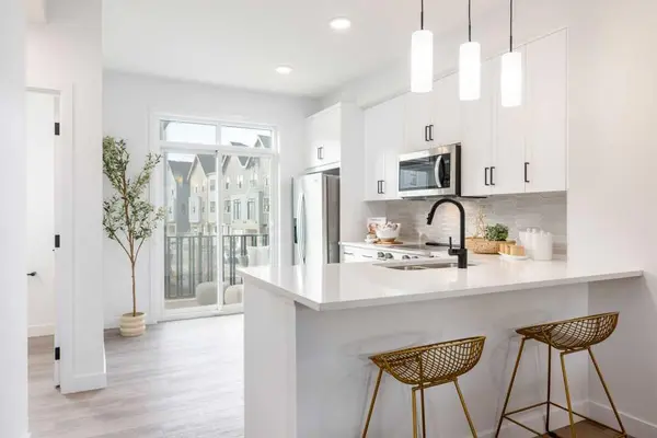437 Alpine AVE SW #702, Calgary, AB T2Y 0Z8