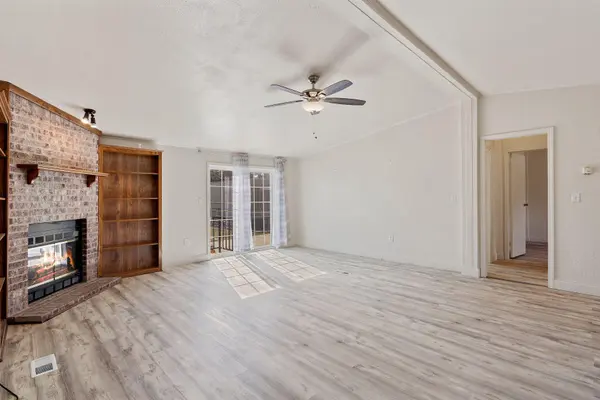 502 E Pecan DR, Johnson City, TX 78636