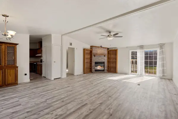 502 E Pecan DR, Johnson City, TX 78636