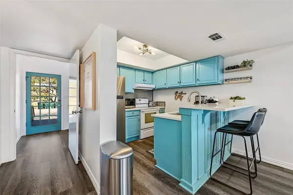 115 Comanche PT, Point Venture, TX 78645