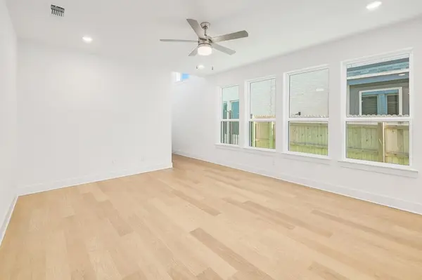 220 Menlo BND, Liberty Hill, TX 78642