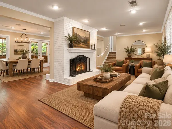 111 Dogwood DR, Black Mountain, NC 28711