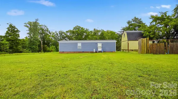 692 Topnot RD, Yanceyville, NC 27379