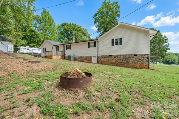370 Shiloh RD, Statesville, NC 28677