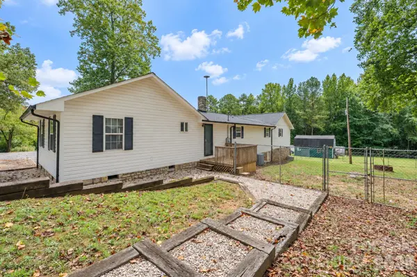370 Shiloh RD, Statesville, NC 28677