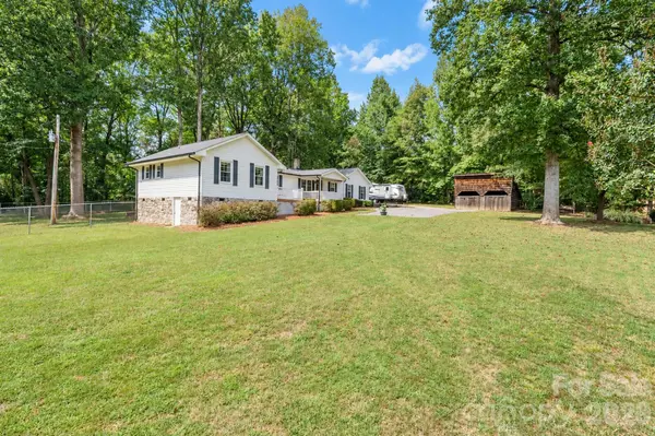 370 Shiloh RD, Statesville, NC 28677