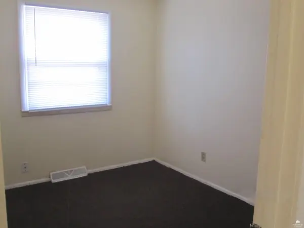 2205 Northview DR, Manhattan, KS 66502