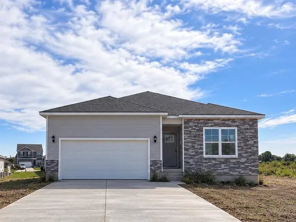 717 Solstice CIR, Belton, MO 64012