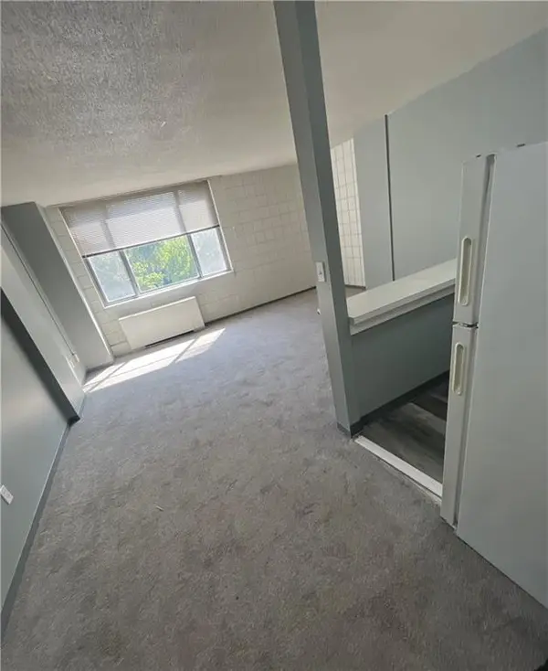 600 E 8th ST #3M, Kansas City, MO 64106