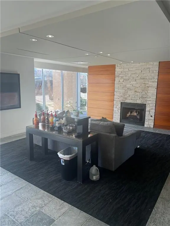 600 E 8th ST #3M, Kansas City, MO 64106
