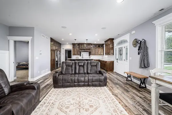 19602 Dempsey RD, Leavenworth, KS 66048