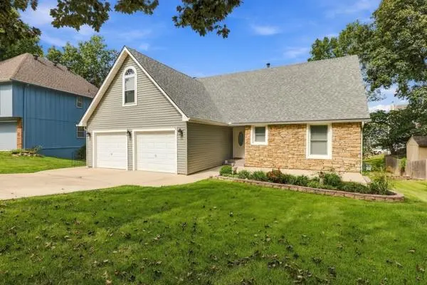 14118 W 61st TER, Shawnee, KS 66216