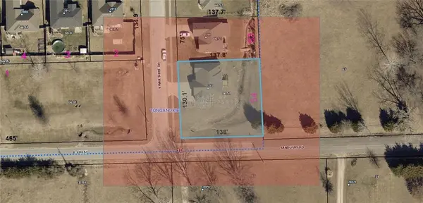 313 S Whilshire DR, Tonganoxie, KS 66086
