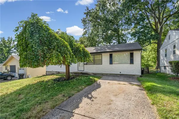 3916 S Spring ST, Independence, MO 64055
