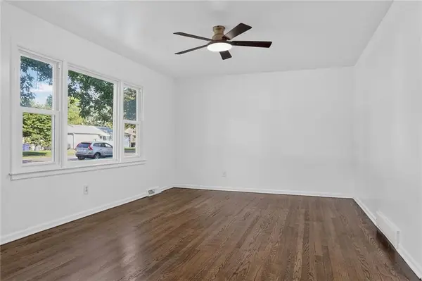 312 S CHESTER TER, Olathe, KS 66061