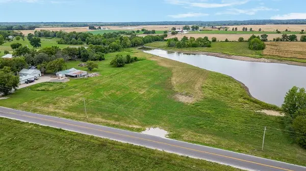 E State Rt 2 HWY, Harrisonville, MO 64701