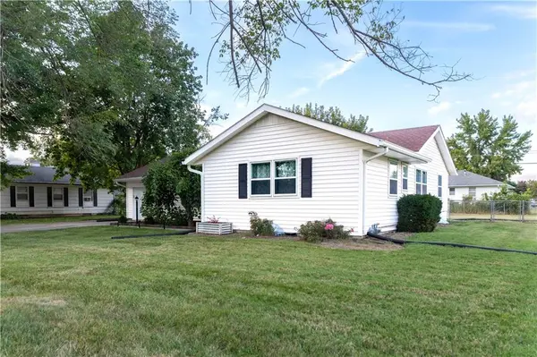 529 North DR, Marshall, MO 65340