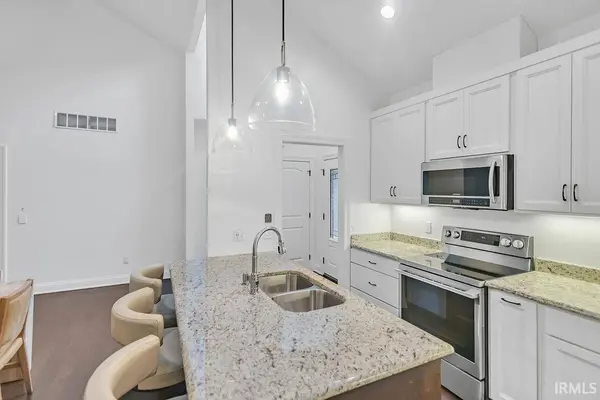 3782 E Regents CT, Bloomington, IN 47401-7128