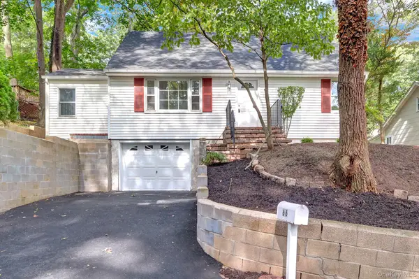 66 Washington ST, East Setauket, NY 11733