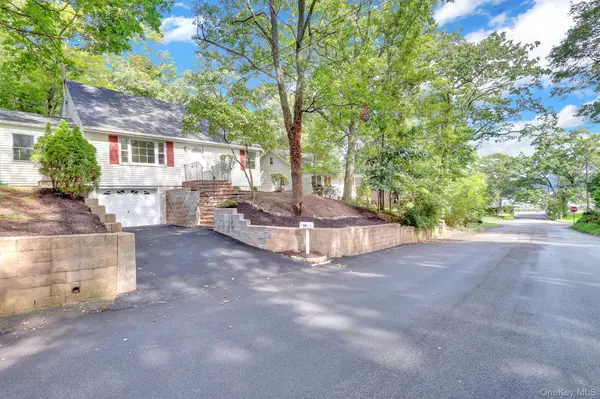 66 Washington ST, East Setauket, NY 11733
