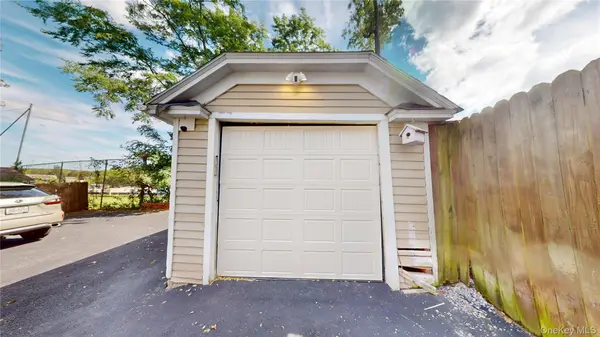 88 Grand AVE, Middletown, NY 10940