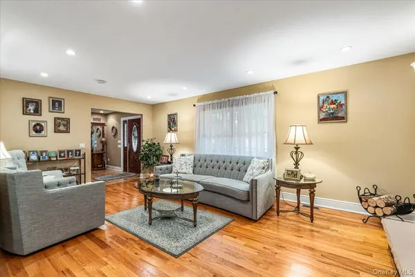 53 State PL, Huntington, NY 11743