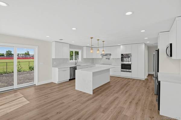 2337 Westley RD, Westbury, NY 11590