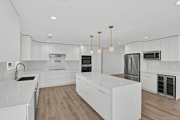 2337 Westley RD, Westbury, NY 11590