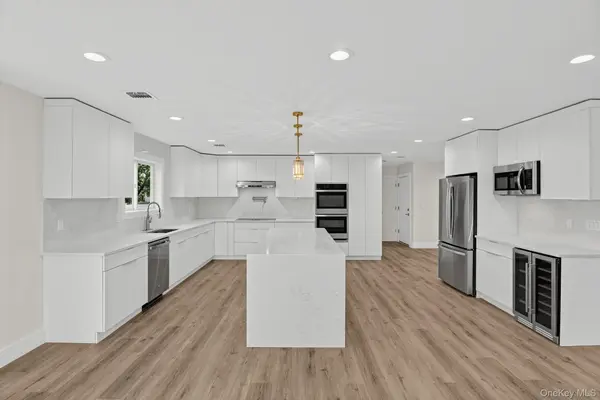 2337 Westley RD, Westbury, NY 11590
