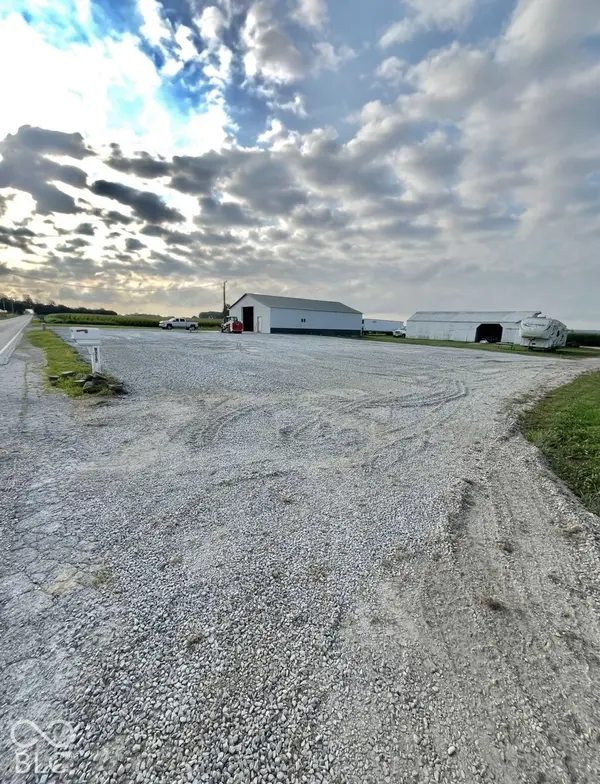 9317 W S State Road 42 RD, Stilesville, IN 46180