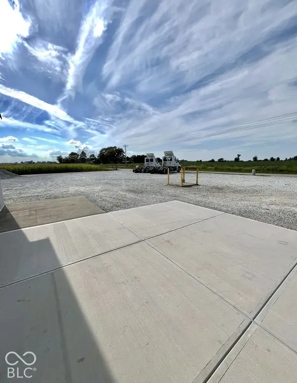 9317 W S State Road 42 RD, Stilesville, IN 46180