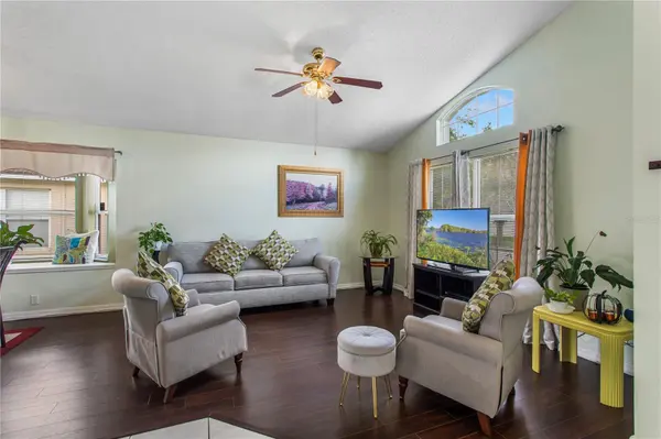 5737 LAKE CHAMPLAIN DR, Orlando, FL 32829
