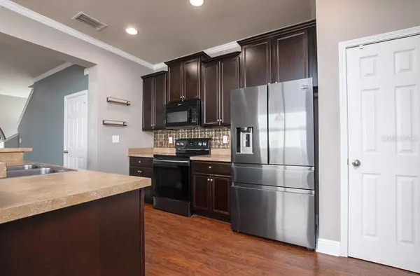 8639 TURNSTONE SHORE LN, Riverview, FL 33578