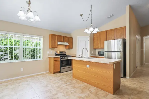 5726 TANAGERLAKE RD, Lithia, FL 33547