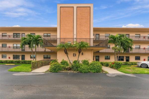 5971 TERRACE PARK DR N #108, St Petersburg, FL 33709