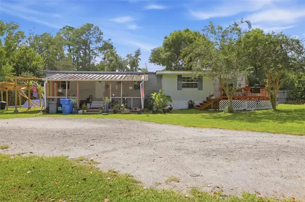 498 KING CHARLES CIR, Deland, FL 32724