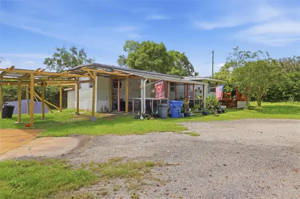 498 KING CHARLES CIR, Deland, FL 32724