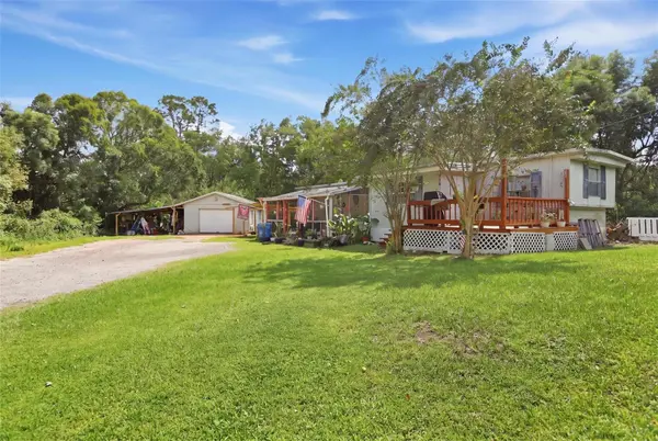 498 KING CHARLES CIR, Deland, FL 32724