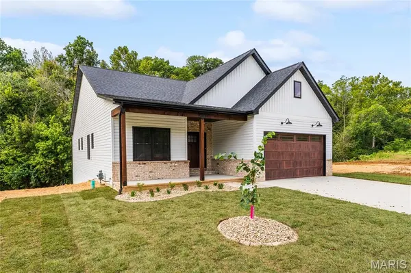 7903 Walker Meadows DR, Caseyville, IL 62232