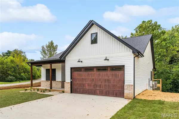 7903 Walker Meadows DR, Caseyville, IL 62232