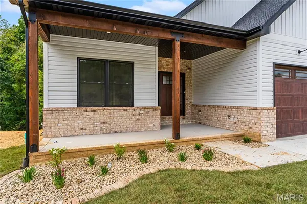 7903 Walker Meadows DR, Caseyville, IL 62232