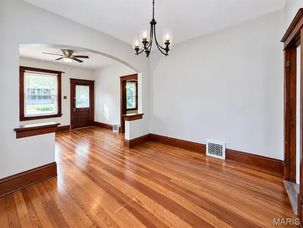 4640 Ray AVE, St Louis, MO 63116