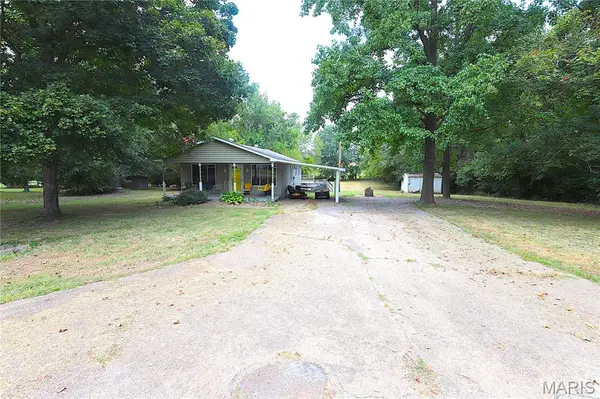 318 Loughborough ST, Fredericktown, MO 63645
