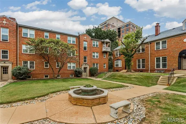 827 Westwood DR #3E, Clayton, MO 63105