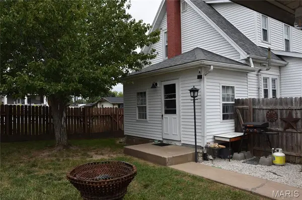 523 W Olive ST, Palmyra, MO 63461
