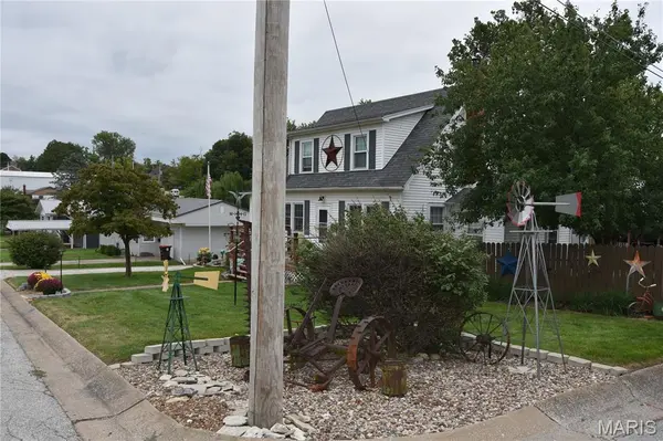 523 W Olive ST, Palmyra, MO 63461